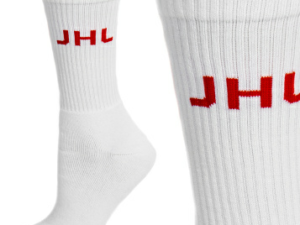 Urheilusukat ja tennissukat omalla logolla