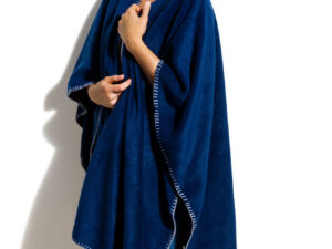 Tumman sininen poncho